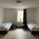 Hostel Hostel47 - Near Dresden - Comfortable Beds, Only Men, Free Wlan & Parking Spaces, Also For Trucks Radeberg