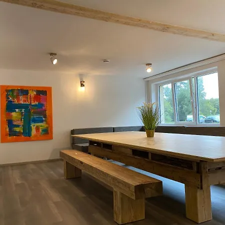 Hostel47 - Naehe Dresden - Monteurzimmer Mit Bequemen Betten, Nur Fuer Maenner, Kostenloses Wlan Und Parkplaetze Fuer Autos Und Lkw's, Waschmaschine Vor Ort * Radeberg
